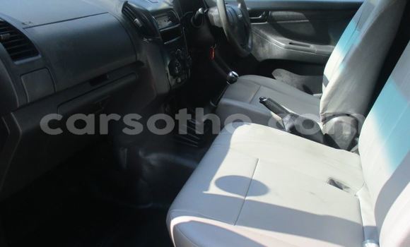 Buy Used Isuzu KB White Car in Hlotse in Leribe Buy Used Isuzu KB White Car in Hlotse in Leribe