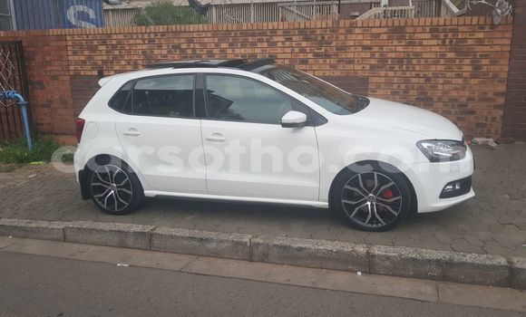 اشتري مستعمل Volkswagen Golf GTI White سيارة في Butha Buthe في Butha-Buthe اشتري مستعمل Volkswagen Golf GTI White سيارة في Butha Buthe في Butha-Buthe