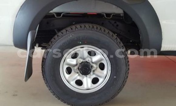 Buy Used Nissan NP 300 White Car in Maputsoe in Leribe Buy Used Nissan NP 300 White Car in Maputsoe in Leribe