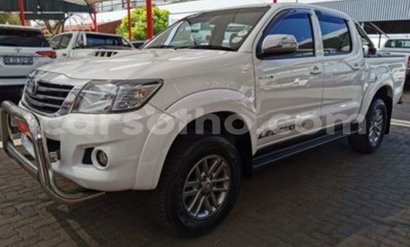 Buy Used Toyota Hilux White Car in Mafeteng in Mafeteng Buy Used Toyota Hilux White Car in Mafeteng in Mafeteng