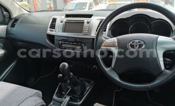 Buy Used Toyota Hilux White Car in Mafeteng in Mafeteng Buy Used Toyota Hilux White Car in Mafeteng in Mafeteng
