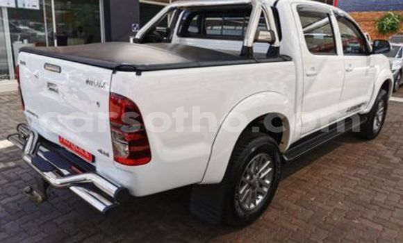 Buy Used Toyota Hilux White Car in Mafeteng in Mafeteng Buy Used Toyota Hilux White Car in Mafeteng in Mafeteng