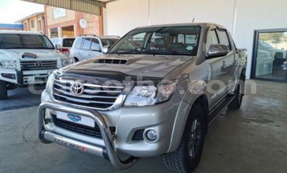 Buy Used Toyota Hilux White Car in Mafeteng in Mafeteng Buy Used Toyota Hilux White Car in Mafeteng in Mafeteng