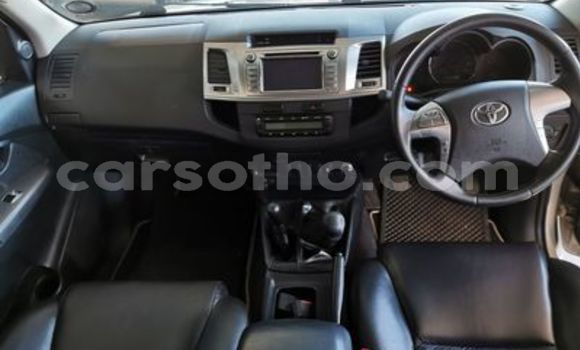 Buy Used Toyota Hilux White Car in Mafeteng in Mafeteng Buy Used Toyota Hilux White Car in Mafeteng in Mafeteng