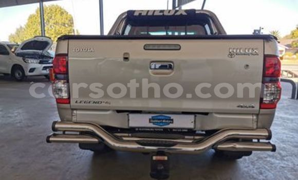 Buy Used Toyota Hilux White Car in Mafeteng in Mafeteng Buy Used Toyota Hilux White Car in Mafeteng in Mafeteng