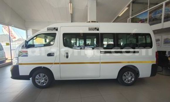 Sayi Na hannu Nissan NV350 Caravan White Mota in Butha Buthe a Butha-Buthe Sayi Na hannu Nissan NV350 Caravan White Mota in Butha Buthe a Butha-Buthe