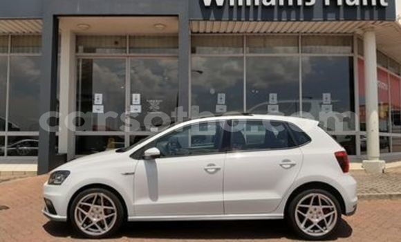 Sayi Na hannu Volkswagen Polo White Mota in Maputsoa a Leribe Sayi Na hannu Volkswagen Polo White Mota in Maputsoa a Leribe