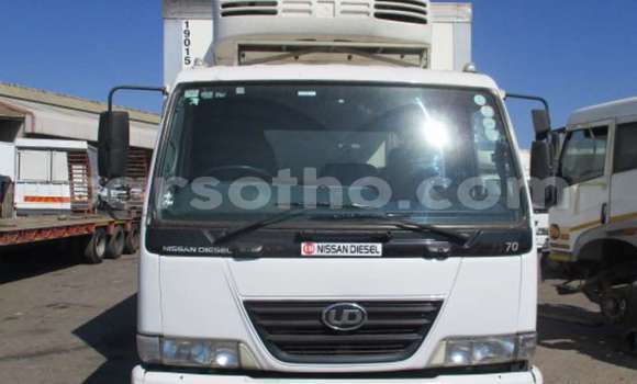Acheter Occasion Utilitaire Nissan UD Blanc à Maseru, Maseru