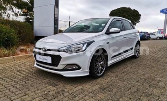 Acheter Occasion Voiture Hyundai i20 Blanc à Mafeteng, Mafeteng Acheter Occasion Voiture Hyundai i20 Blanc à Mafeteng, Mafeteng