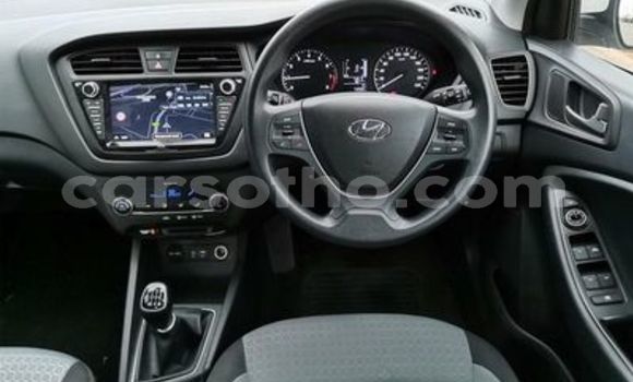 Acheter Occasion Voiture Hyundai i20 Blanc à Mafeteng, Mafeteng Acheter Occasion Voiture Hyundai i20 Blanc à Mafeteng, Mafeteng