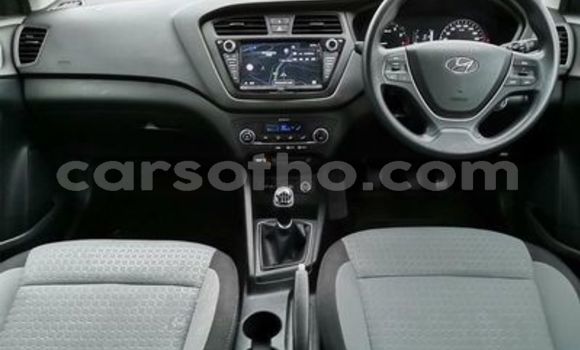 Acheter Occasion Voiture Hyundai i20 Blanc à Mafeteng, Mafeteng Acheter Occasion Voiture Hyundai i20 Blanc à Mafeteng, Mafeteng