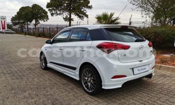 Acheter Occasion Voiture Hyundai i20 Blanc à Mafeteng, Mafeteng Acheter Occasion Voiture Hyundai i20 Blanc à Mafeteng, Mafeteng