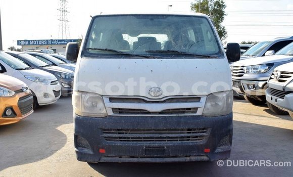 Sayi Imported Toyota Hiace White Mota in Import - Dubai a Maseru Sayi Imported Toyota Hiace White Mota in Import - Dubai a Maseru