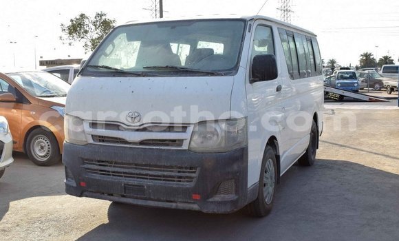 Sayi Imported Toyota Hiace White Mota in Import - Dubai a Maseru Sayi Imported Toyota Hiace White Mota in Import - Dubai a Maseru