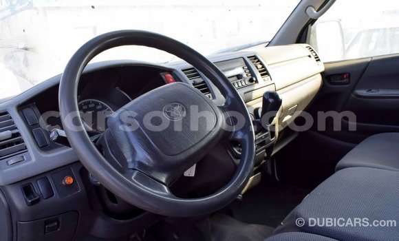 Sayi Imported Toyota Hiace White Mota in Import - Dubai a Maseru Sayi Imported Toyota Hiace White Mota in Import - Dubai a Maseru