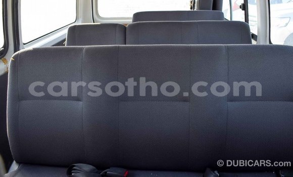 Sayi Imported Toyota Hiace White Mota in Import - Dubai a Maseru Sayi Imported Toyota Hiace White Mota in Import - Dubai a Maseru