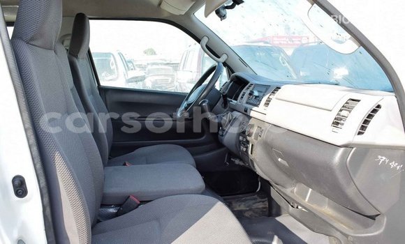 Sayi Imported Toyota Hiace White Mota in Import - Dubai a Maseru Sayi Imported Toyota Hiace White Mota in Import - Dubai a Maseru