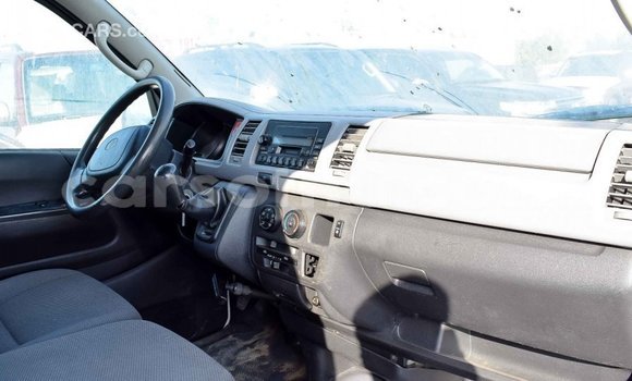 Sayi Imported Toyota Hiace White Mota in Import - Dubai a Maseru Sayi Imported Toyota Hiace White Mota in Import - Dubai a Maseru