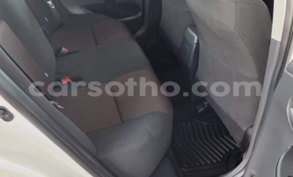 Sayi Na hannu Toyota Corolla White Mota in Butha–Buthe a Thaba-Tseka Sayi Na hannu Toyota Corolla White Mota in Butha–Buthe a Thaba-Tseka