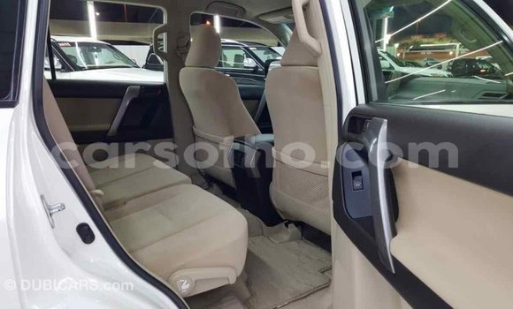 Acheter Import Voiture Toyota Prado Blanc à Import - Dubai, Maseru Acheter Import Voiture Toyota Prado Blanc à Import - Dubai, Maseru