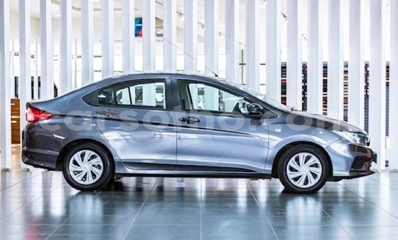 Acheter Occasion Voiture Honda Ballade Noir à Maputsoa, Leribe Acheter Occasion Voiture Honda Ballade Noir à Maputsoa, Leribe