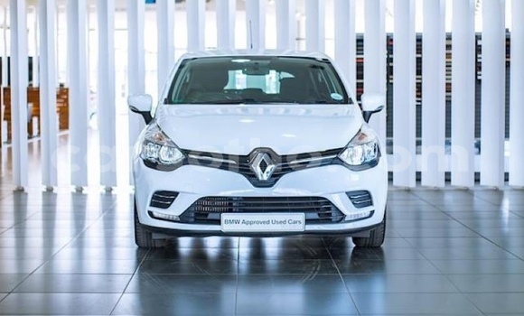 Acheter Occasion Voiture Renault Clio Blanc à Maputsoa, Leribe Acheter Occasion Voiture Renault Clio Blanc à Maputsoa, Leribe
