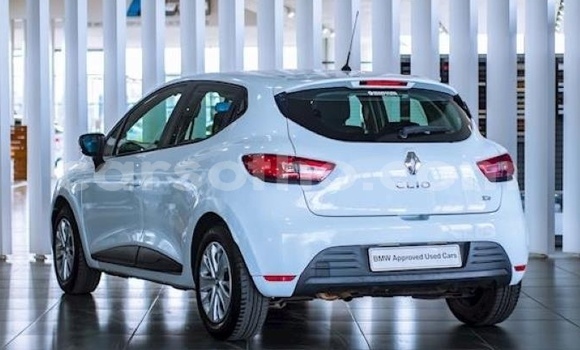 Acheter Occasion Voiture Renault Clio Blanc à Maputsoa, Leribe Acheter Occasion Voiture Renault Clio Blanc à Maputsoa, Leribe