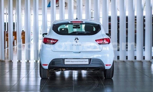 Acheter Occasion Voiture Renault Clio Blanc à Maputsoa, Leribe Acheter Occasion Voiture Renault Clio Blanc à Maputsoa, Leribe