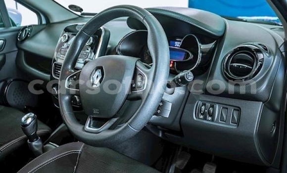 Acheter Occasion Voiture Renault Clio Blanc à Maputsoa, Leribe Acheter Occasion Voiture Renault Clio Blanc à Maputsoa, Leribe