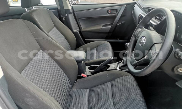 Acheter Occasion Voiture Toyota Corolla Blanc à Maputsoa, Leribe Acheter Occasion Voiture Toyota Corolla Blanc à Maputsoa, Leribe