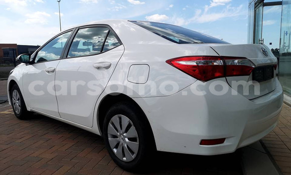 Acheter Occasion Voiture Toyota Corolla Blanc à Maputsoa, Leribe Acheter Occasion Voiture Toyota Corolla Blanc à Maputsoa, Leribe