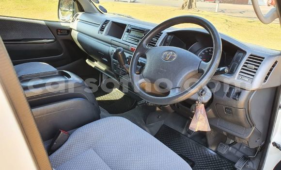 Acheter Occasion Voiture Toyota Hiace Blanc à Maputsoa, Leribe Acheter Occasion Voiture Toyota Hiace Blanc à Maputsoa, Leribe