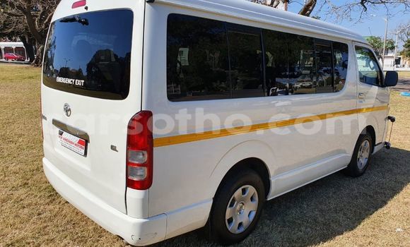 Acheter Occasion Voiture Toyota Hiace Blanc à Maputsoa, Leribe Acheter Occasion Voiture Toyota Hiace Blanc à Maputsoa, Leribe