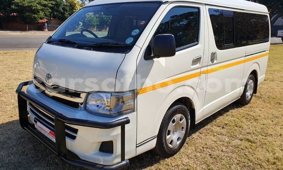 Acheter Occasion Voiture Toyota Hiace Blanc à Maputsoa, Leribe Acheter Occasion Voiture Toyota Hiace Blanc à Maputsoa, Leribe