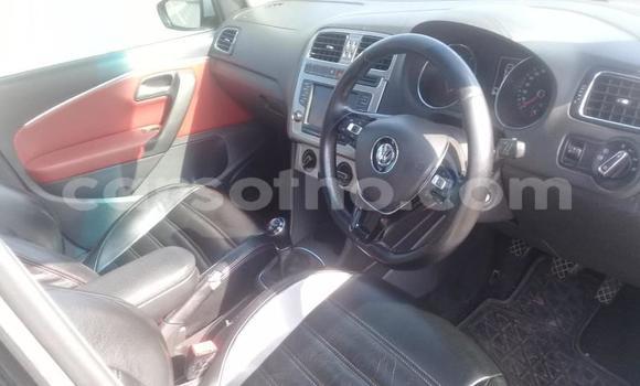 اشتري مستعمل Volkswagen Polo White سيارة في Hlotse في Leribe اشتري مستعمل Volkswagen Polo White سيارة في Hlotse في Leribe