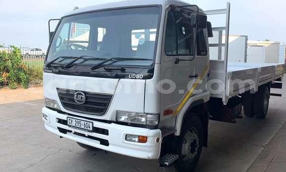 Acheter Occasion Utilitaire Nissan UD Blanc à Butha–Buthe, Thaba-Tseka Acheter Occasion Utilitaire Nissan UD Blanc à Butha–Buthe, Thaba-Tseka