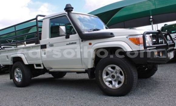 اشتري مستعمل Toyota Hilux White سيارة في Butha–Buthe في Thaba-Tseka اشتري مستعمل Toyota Hilux White سيارة في Butha–Buthe في Thaba-Tseka