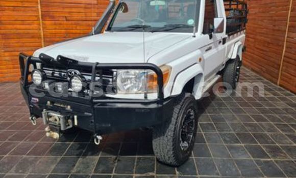 Acheter Occasion Voiture Toyota Land Cruiser Blanc à Butha–Buthe, Thaba-Tseka Acheter Occasion Voiture Toyota Land Cruiser Blanc à Butha–Buthe, Thaba-Tseka