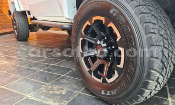 Acheter Occasion Voiture Toyota Land Cruiser Blanc à Butha–Buthe, Thaba-Tseka Acheter Occasion Voiture Toyota Land Cruiser Blanc à Butha–Buthe, Thaba-Tseka