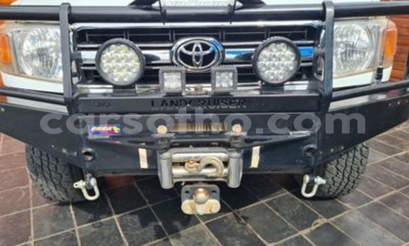Acheter Occasion Voiture Toyota Land Cruiser Blanc à Butha–Buthe, Thaba-Tseka Acheter Occasion Voiture Toyota Land Cruiser Blanc à Butha–Buthe, Thaba-Tseka