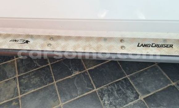 Acheter Occasion Voiture Toyota Land Cruiser Blanc à Butha–Buthe, Thaba-Tseka Acheter Occasion Voiture Toyota Land Cruiser Blanc à Butha–Buthe, Thaba-Tseka