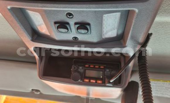 Acheter Occasion Voiture Toyota Land Cruiser Blanc à Butha–Buthe, Thaba-Tseka Acheter Occasion Voiture Toyota Land Cruiser Blanc à Butha–Buthe, Thaba-Tseka