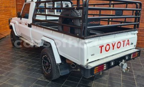 Acheter Occasion Voiture Toyota Land Cruiser Blanc à Butha–Buthe, Thaba-Tseka Acheter Occasion Voiture Toyota Land Cruiser Blanc à Butha–Buthe, Thaba-Tseka
