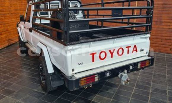Acheter Occasion Voiture Toyota Land Cruiser Blanc à Butha–Buthe, Thaba-Tseka Acheter Occasion Voiture Toyota Land Cruiser Blanc à Butha–Buthe, Thaba-Tseka