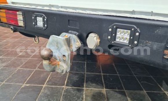 Acheter Occasion Voiture Toyota Land Cruiser Blanc à Butha–Buthe, Thaba-Tseka Acheter Occasion Voiture Toyota Land Cruiser Blanc à Butha–Buthe, Thaba-Tseka