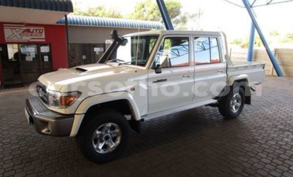 اشتري مستعمل Toyota Land Cruiser White سيارة في Butha–Buthe في Thaba-Tseka اشتري مستعمل Toyota Land Cruiser White سيارة في Butha–Buthe في Thaba-Tseka