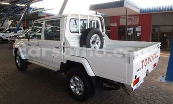 اشتري مستعمل Toyota Land Cruiser White سيارة في Butha–Buthe في Thaba-Tseka اشتري مستعمل Toyota Land Cruiser White سيارة في Butha–Buthe في Thaba-Tseka