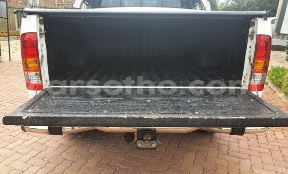 Sayi Na hannu Toyota Hilux White Mota in Butha–Buthe a Thaba-Tseka Sayi Na hannu Toyota Hilux White Mota in Butha–Buthe a Thaba-Tseka