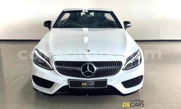 Sayi Na hannu Mercedes-Benz C–Class White Mota in Maseru a Maseru Sayi Na hannu Mercedes-Benz C–Class White Mota in Maseru a Maseru