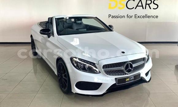 Sayi Na hannu Mercedes-Benz C–Class White Mota in Maseru a Maseru Sayi Na hannu Mercedes-Benz C–Class White Mota in Maseru a Maseru
